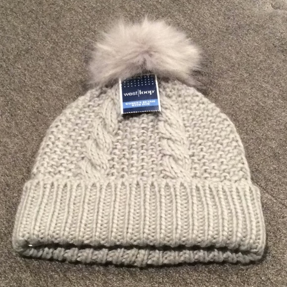 west loop Other - ♥️NWT West Loop Women’s/Girls beanie Pom-Gray♥️